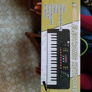 BNWT Electronic Keyboards